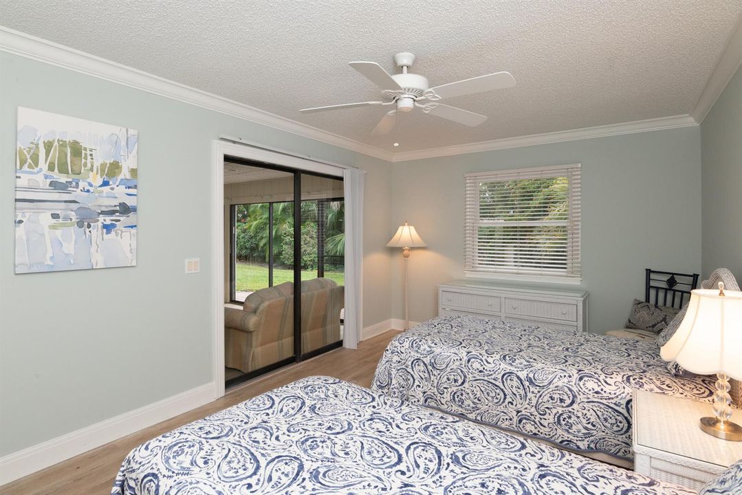 © Clark-2918 SE Fairway West-023
