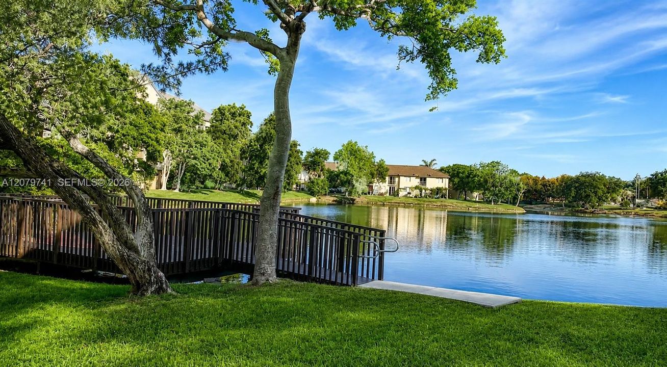 Enjoy the lake and bridge <3