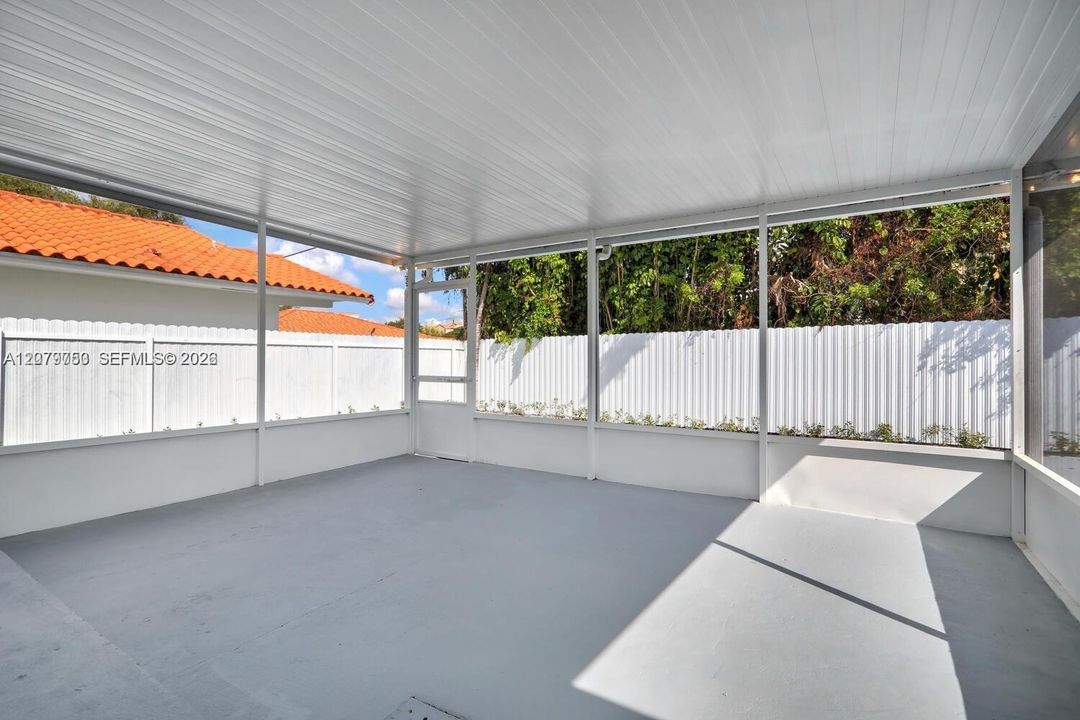 For Rent: $3,500 (2 beds, 2 baths, 1400 Square Feet)