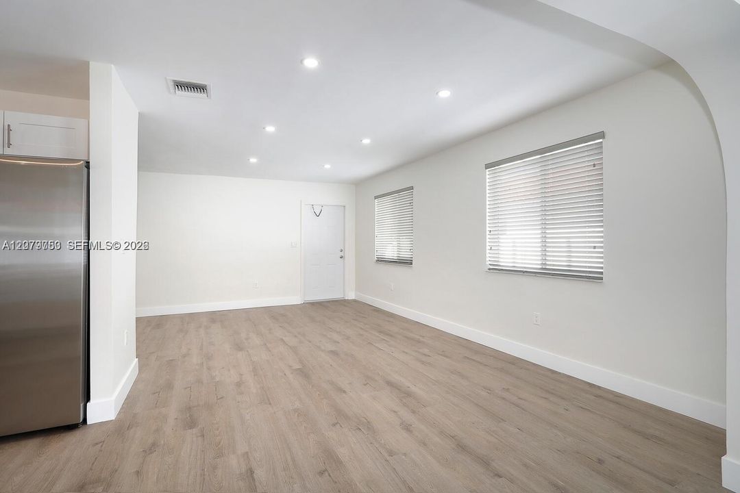 For Rent: $3,500 (2 beds, 2 baths, 1400 Square Feet)