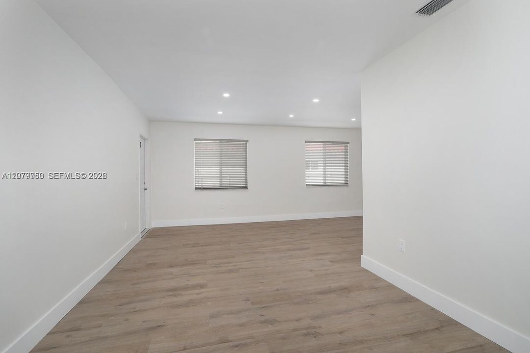 For Rent: $3,500 (2 beds, 2 baths, 1400 Square Feet)