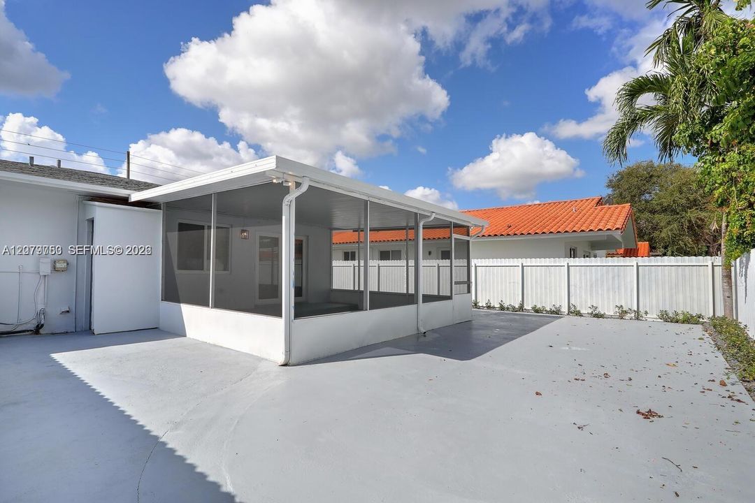 For Rent: $3,500 (2 beds, 2 baths, 1400 Square Feet)