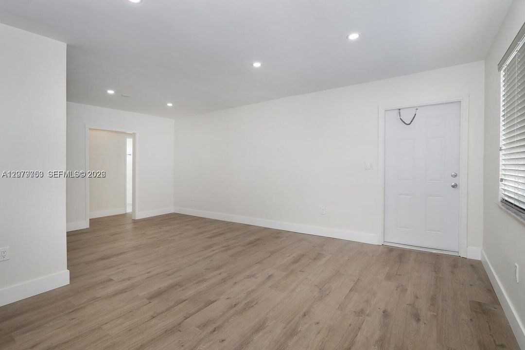 For Rent: $3,500 (2 beds, 2 baths, 1400 Square Feet)