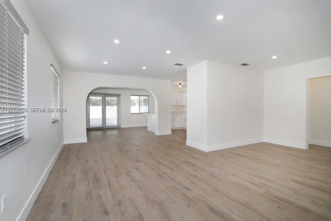 For Rent: $3,500 (2 beds, 2 baths, 1400 Square Feet)