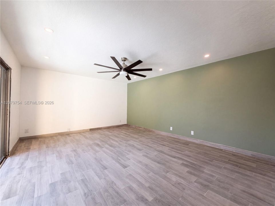 For Sale: $340,000 (2 beds, 2 baths, 1320 Square Feet)