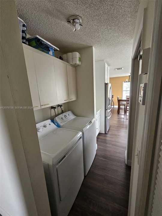 На продажу: $140,000 (2 спален, 2 ванн, 1112 Квадратных фут)