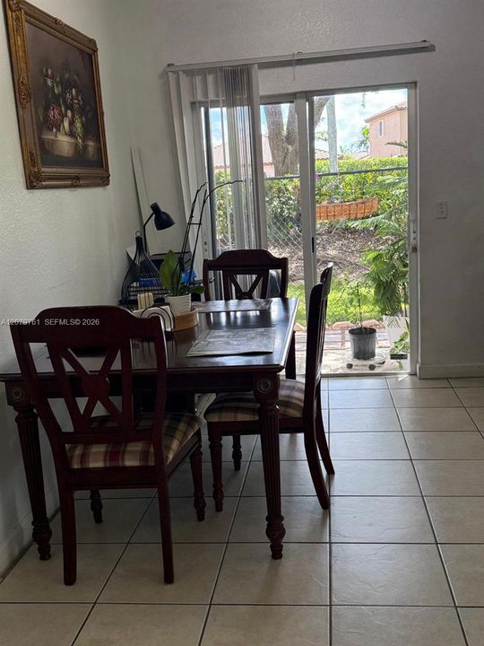 For Rent: $2,200 (3 beds, 2 baths, 1194 Square Feet)