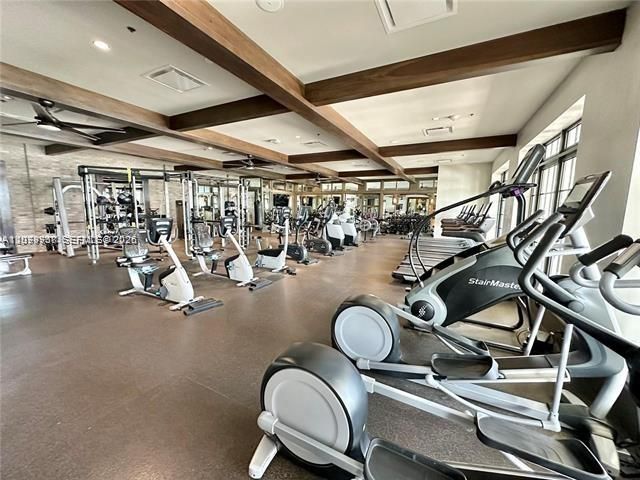En Renta: $3,990 (4 camas, 3 baños, 2180 Pies cuadrados)