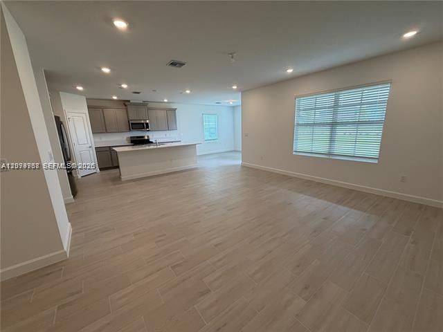 En Renta: $3,990 (4 camas, 3 baños, 2180 Pies cuadrados)