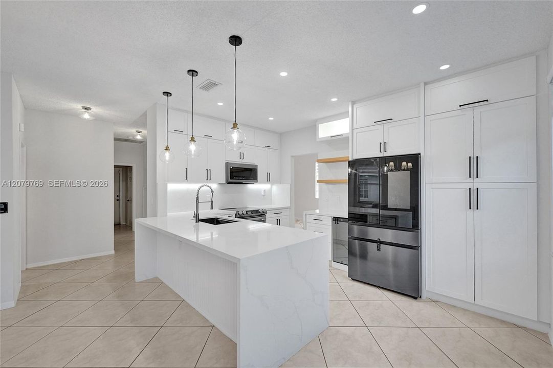 En Venta: $665,000 (4 camas, 3 baños, 2165 Pies cuadrados)