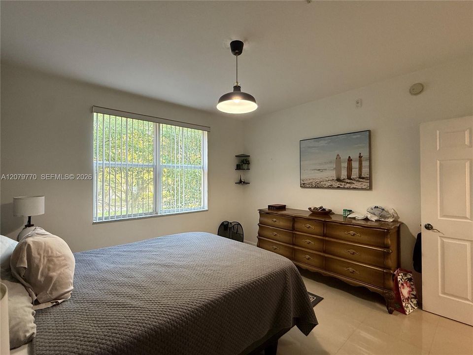 For Rent: $2,200 (1 beds, 1 baths, 775 Square Feet)