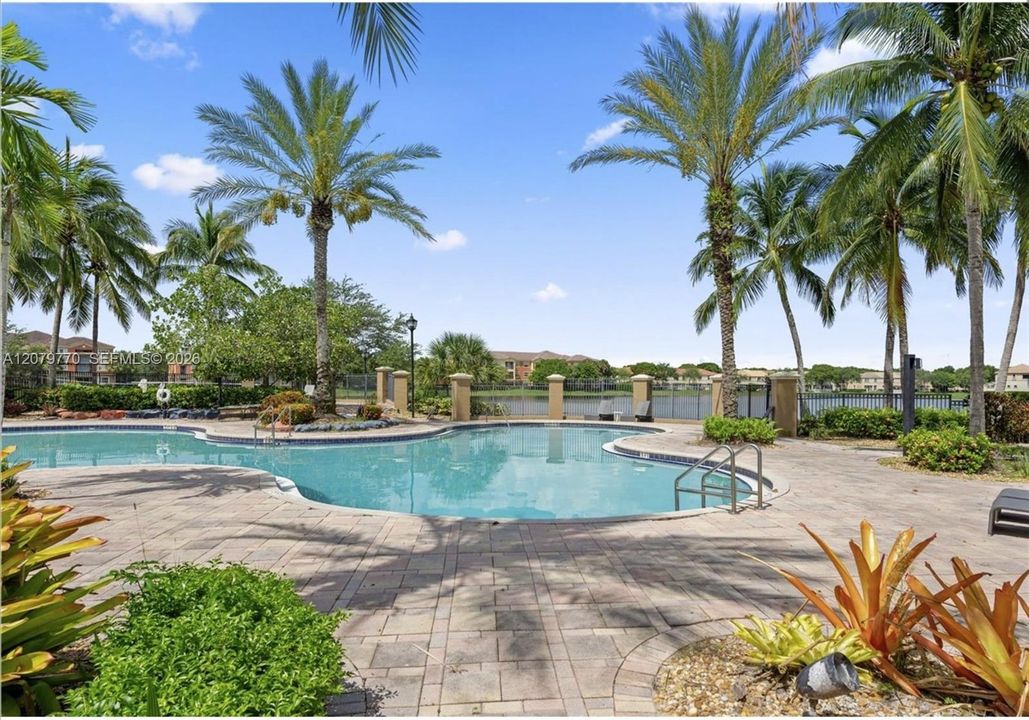 For Rent: $2,200 (1 beds, 1 baths, 775 Square Feet)