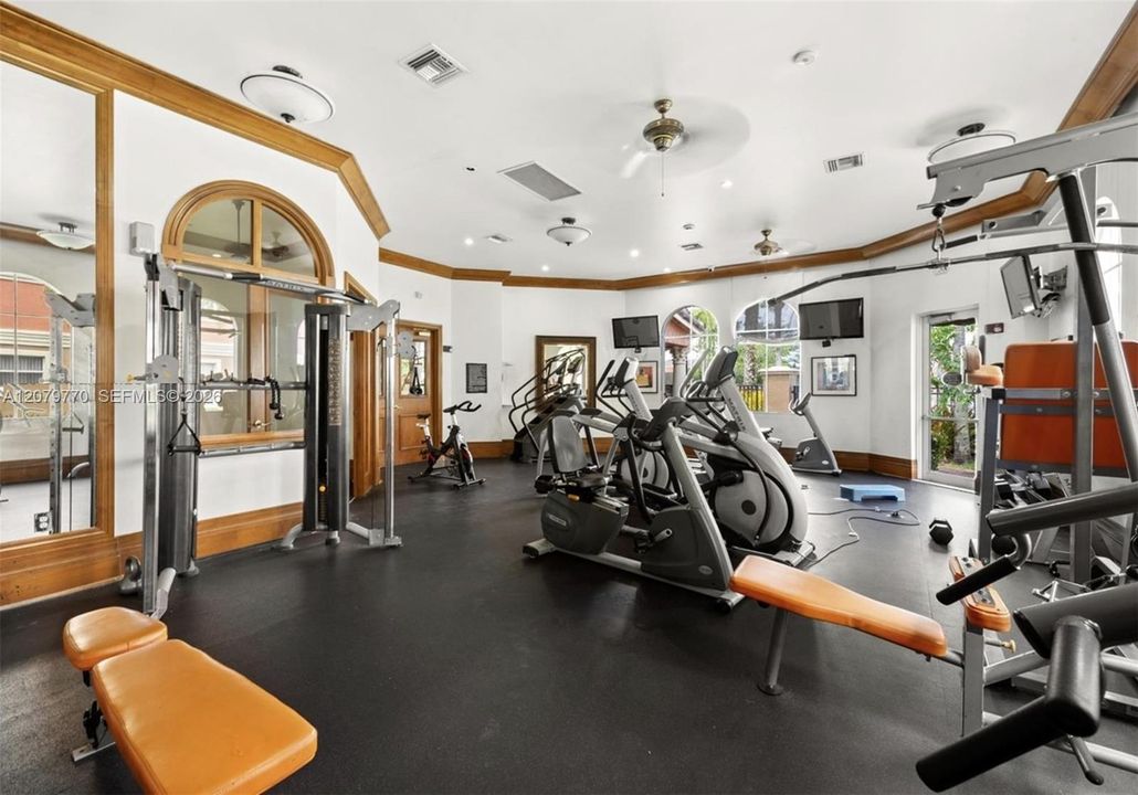 For Rent: $2,200 (1 beds, 1 baths, 775 Square Feet)