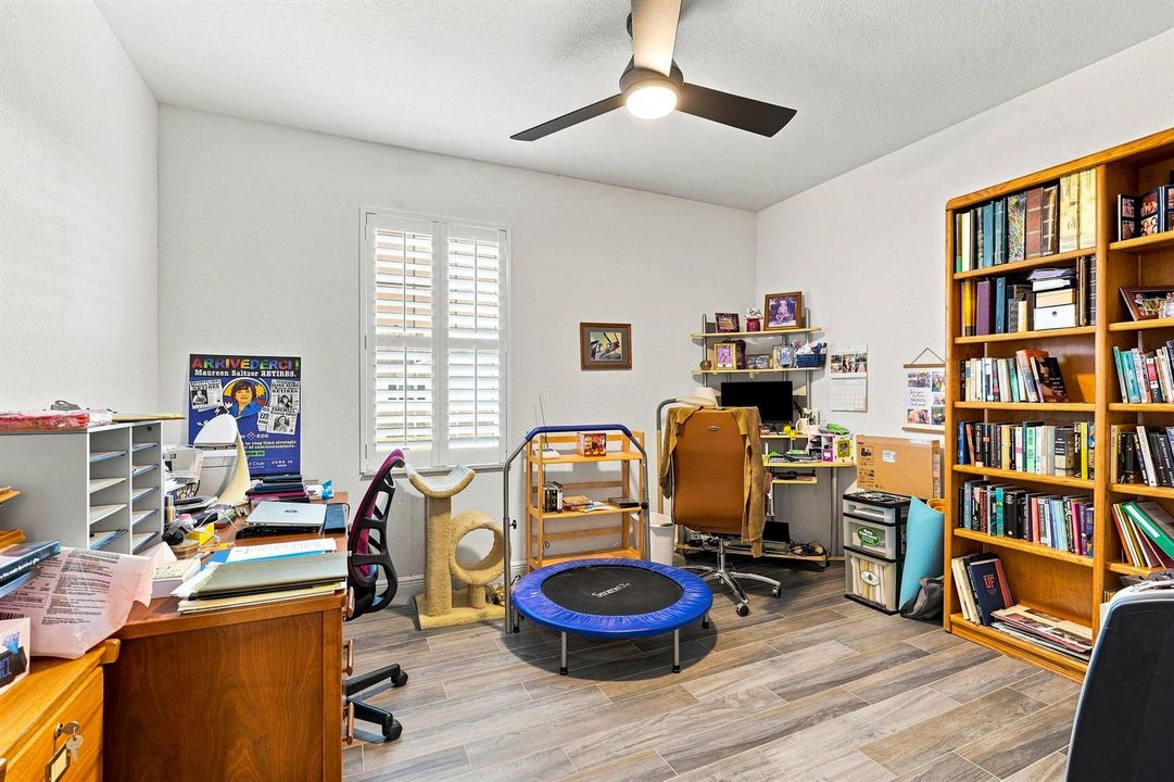 bedroom 3-office