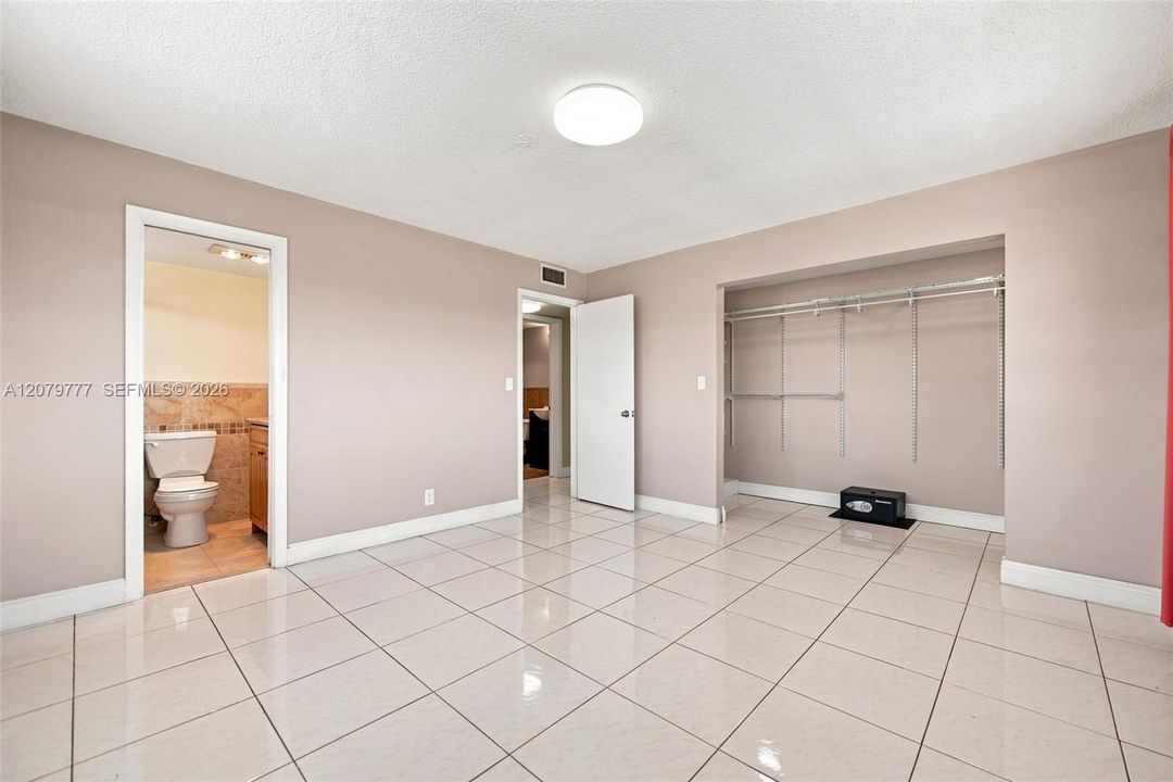 В аренду: $2,200 (2 спален, 2 ванн, 1136 Квадратных фут)