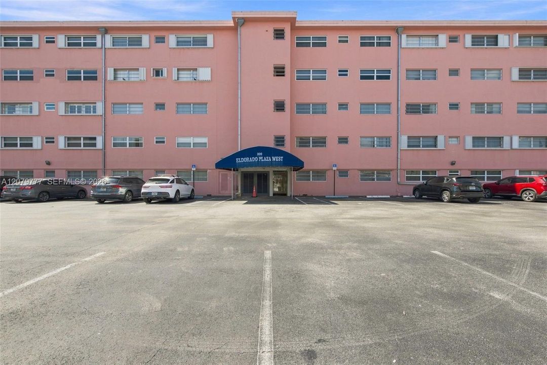 В аренду: $2,200 (2 спален, 2 ванн, 1136 Квадратных фут)