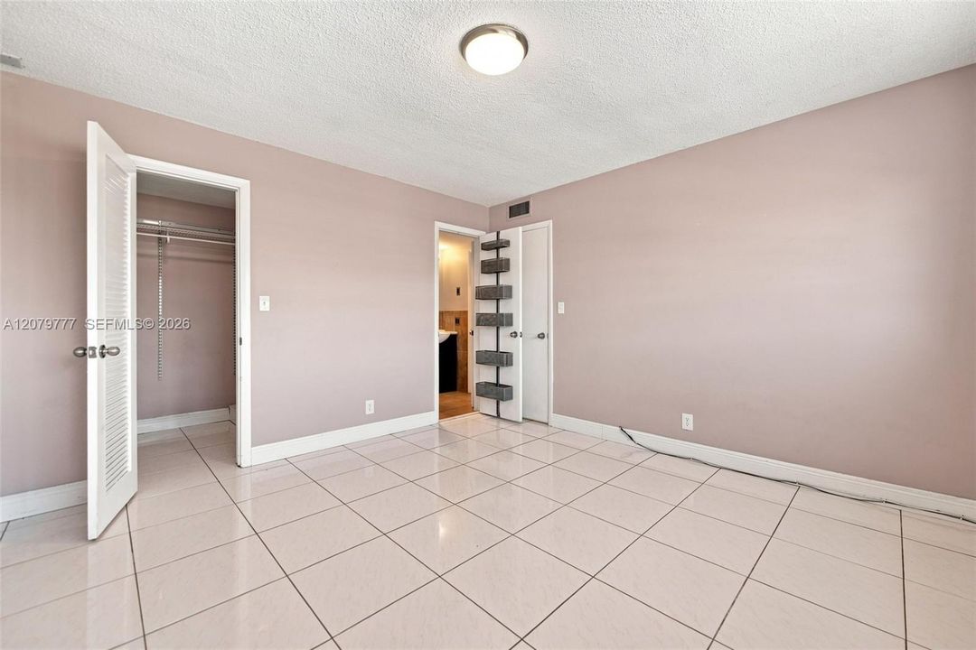 В аренду: $2,200 (2 спален, 2 ванн, 1136 Квадратных фут)