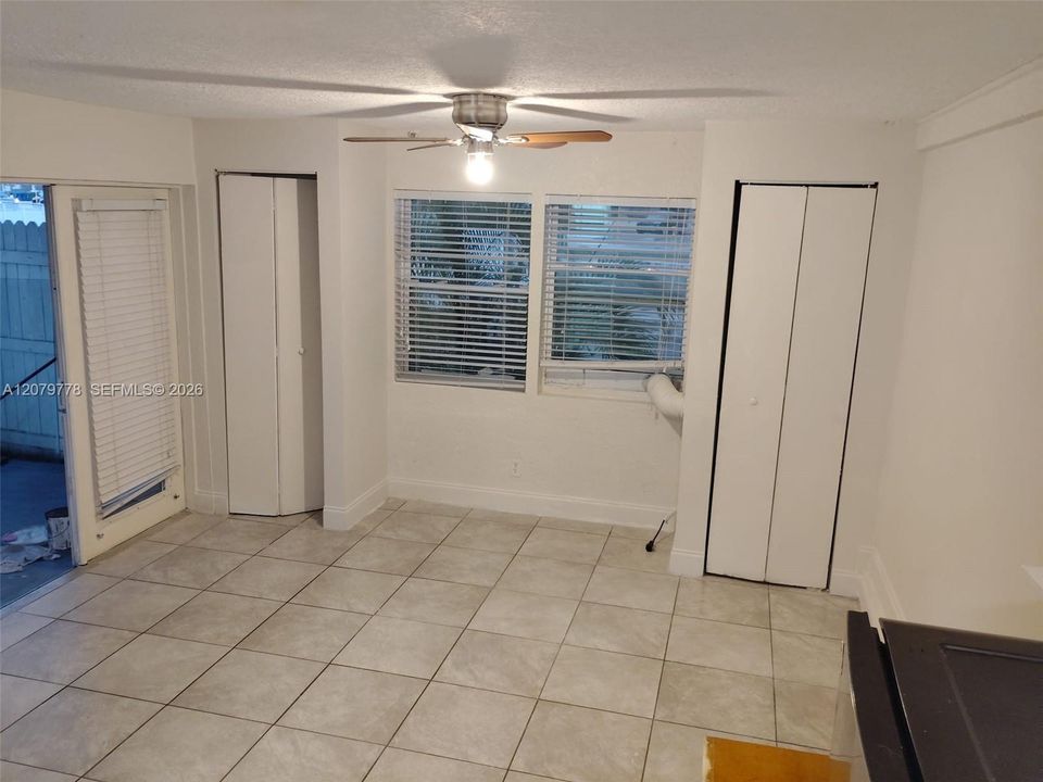 For Rent: $1,300 (0 beds, 1 baths, 1538 Square Feet)