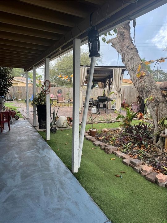 For Rent: $1,300 (0 beds, 1 baths, 1538 Square Feet)