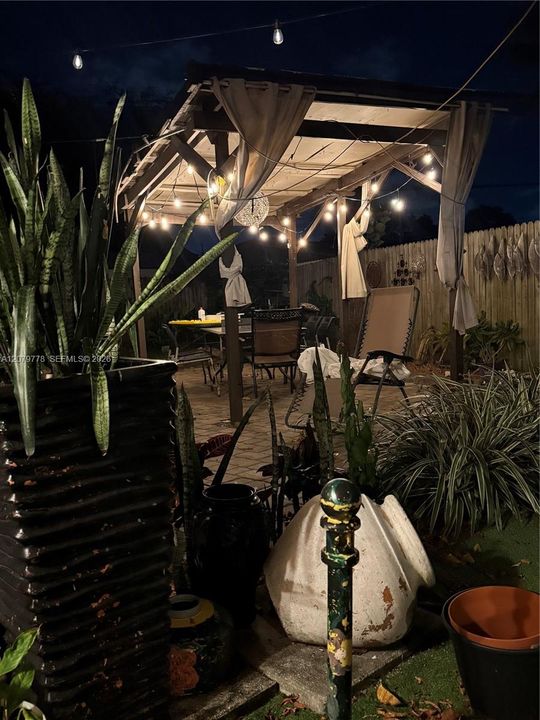 For Rent: $1,300 (0 beds, 1 baths, 1538 Square Feet)