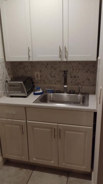 For Rent: $1,300 (0 beds, 1 baths, 1538 Square Feet)