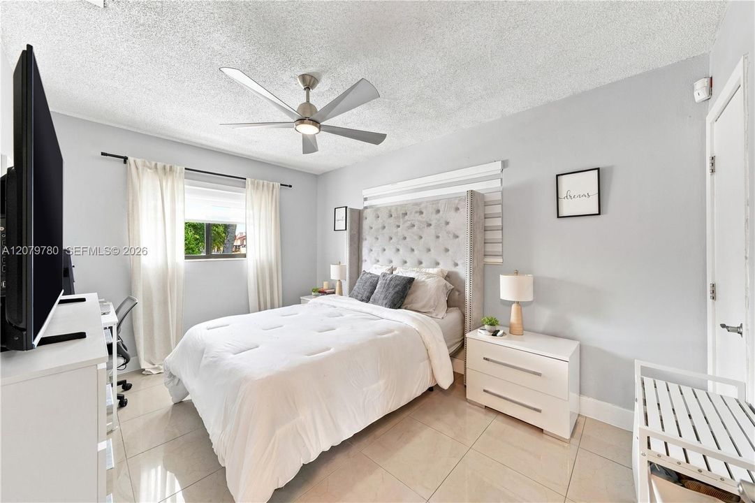 For Sale: $720,000 (3 beds, 2 baths, 1528 Square Feet)