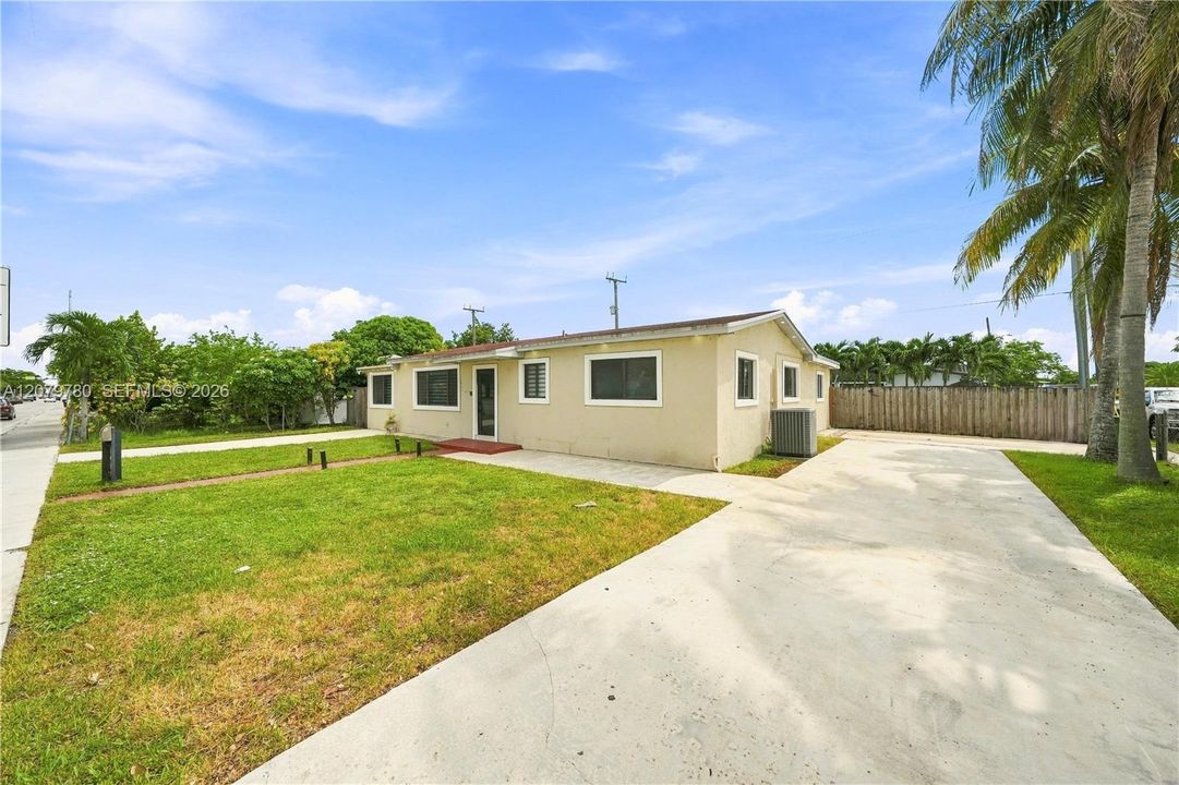 For Sale: $720,000 (3 beds, 2 baths, 1528 Square Feet)