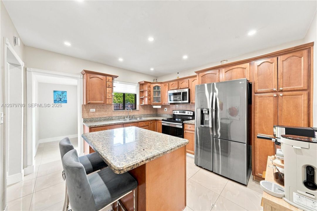 For Sale: $720,000 (3 beds, 2 baths, 1528 Square Feet)