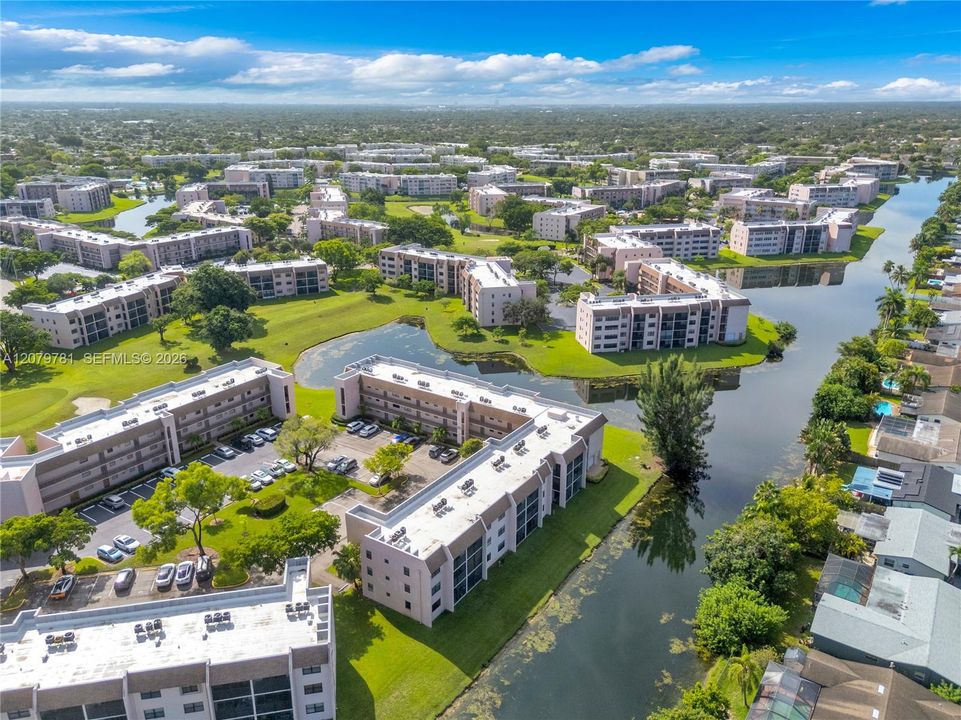 На продажу: $89,000 (2 спален, 1 ванн, 790 Квадратных фут)