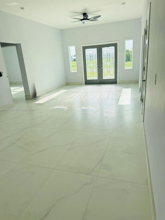 For Rent: $2,000 (4 beds, 2 baths, 0 Square Feet)