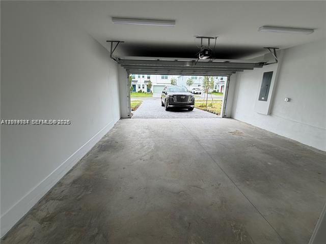 En Renta: $3,990 (4 camas, 3 baños, 2180 Pies cuadrados)
