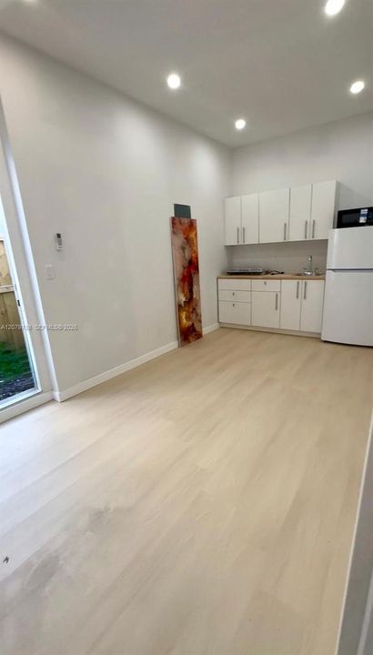 Kitchen & Living room