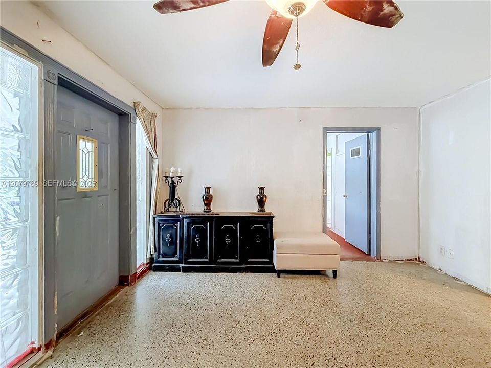 For Sale: $525,000 (3 beds, 2 baths, 1252 Square Feet)