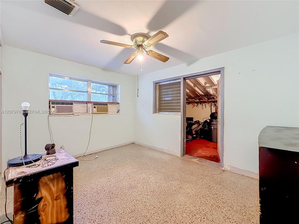 For Sale: $525,000 (3 beds, 2 baths, 1252 Square Feet)