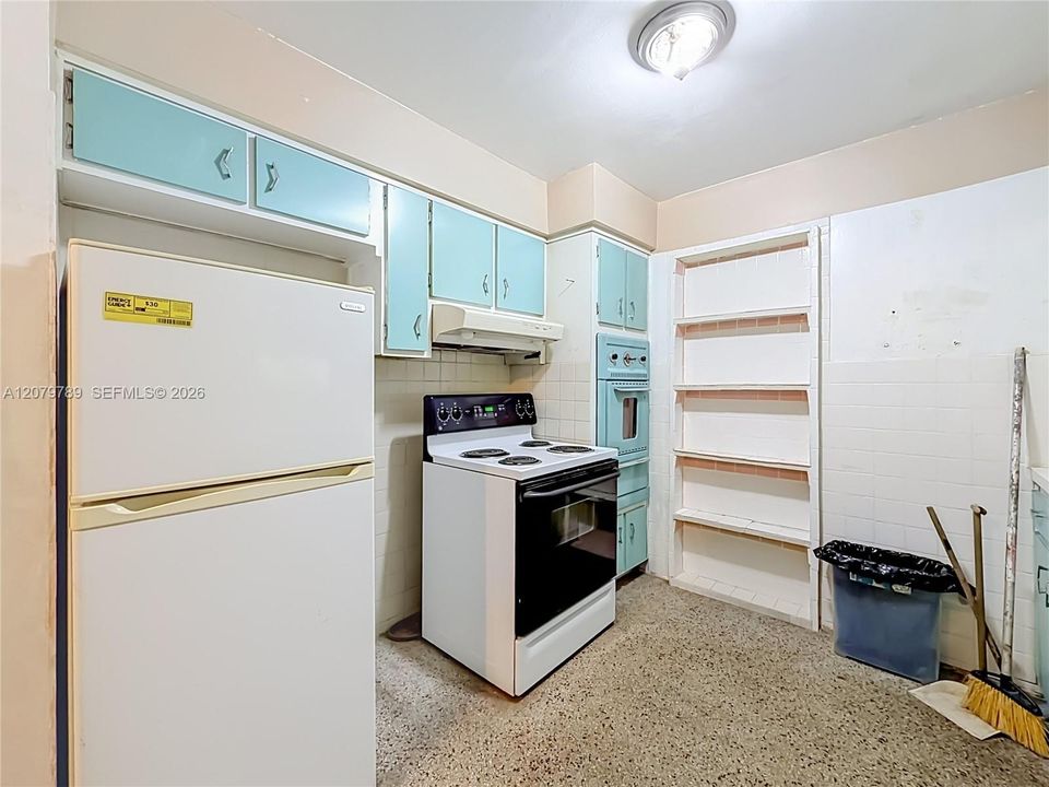 For Sale: $525,000 (3 beds, 2 baths, 1252 Square Feet)