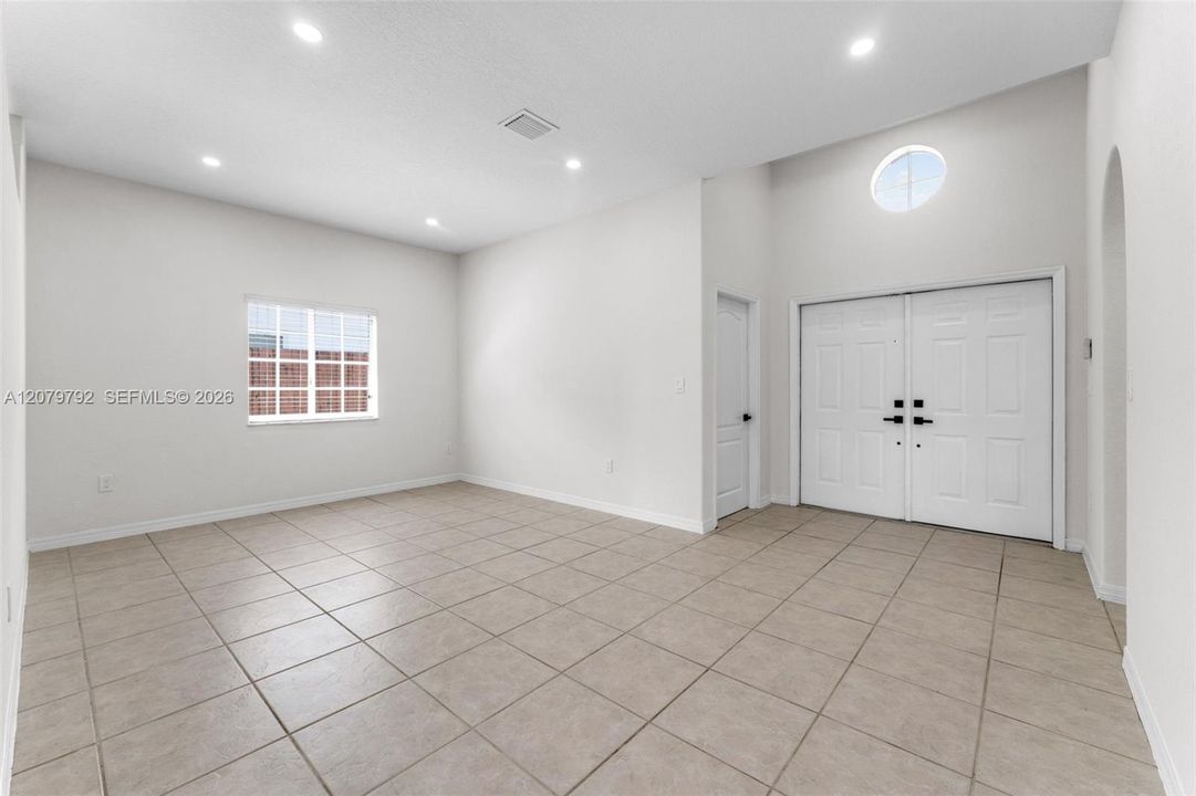 For Rent: $3,500 (4 beds, 2 baths, 2135 Square Feet)