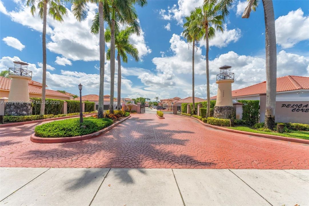 For Rent: $3,500 (4 beds, 2 baths, 2135 Square Feet)