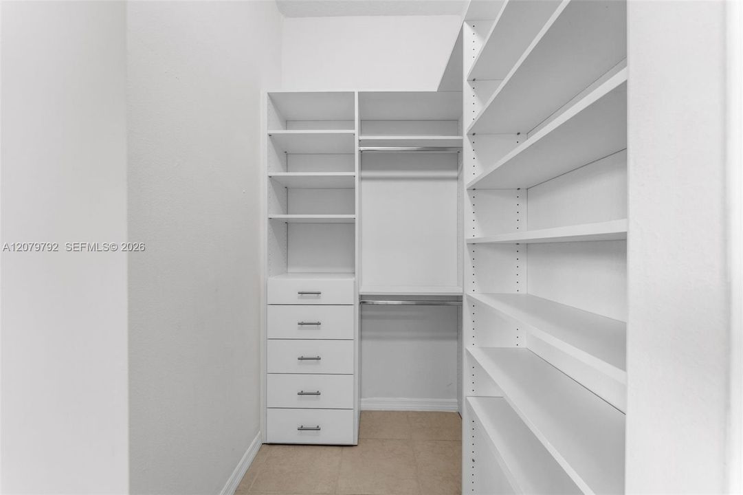 For Rent: $3,500 (4 beds, 2 baths, 2135 Square Feet)