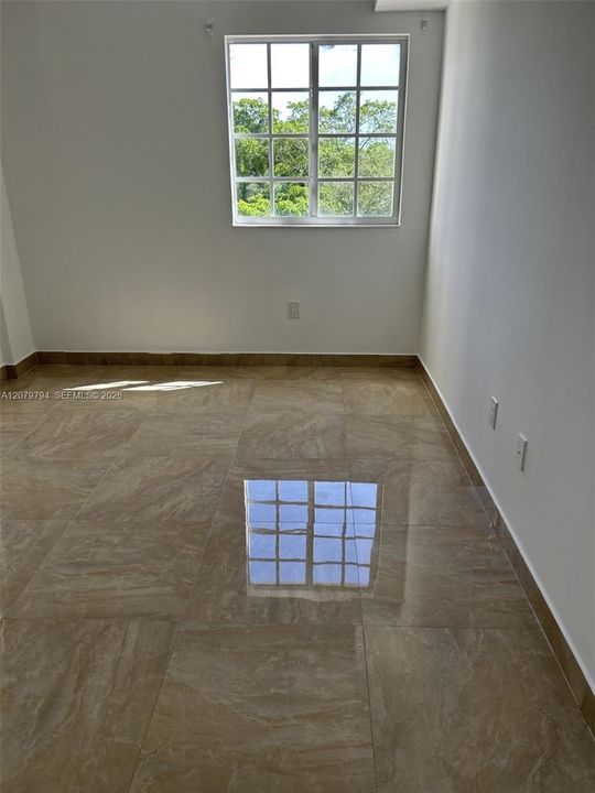 En Venta: $335,999 (2 camas, 2 baños, 1027 Pies cuadrados)