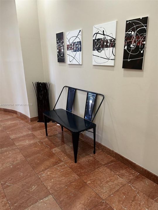 En Venta: $335,999 (2 camas, 2 baños, 1027 Pies cuadrados)