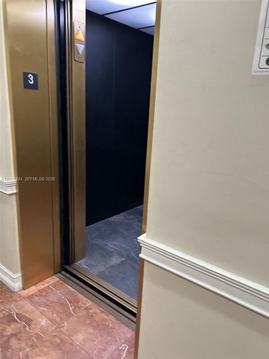 En Venta: $335,999 (2 camas, 2 baños, 1027 Pies cuadrados)