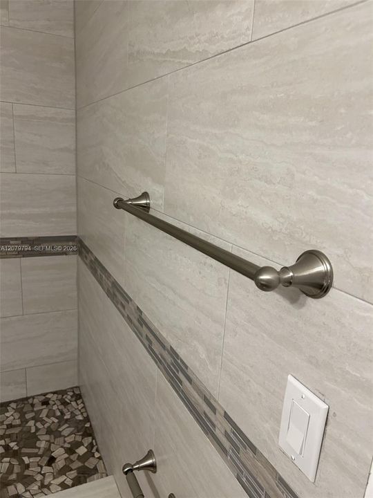 En Venta: $335,999 (2 camas, 2 baños, 1027 Pies cuadrados)