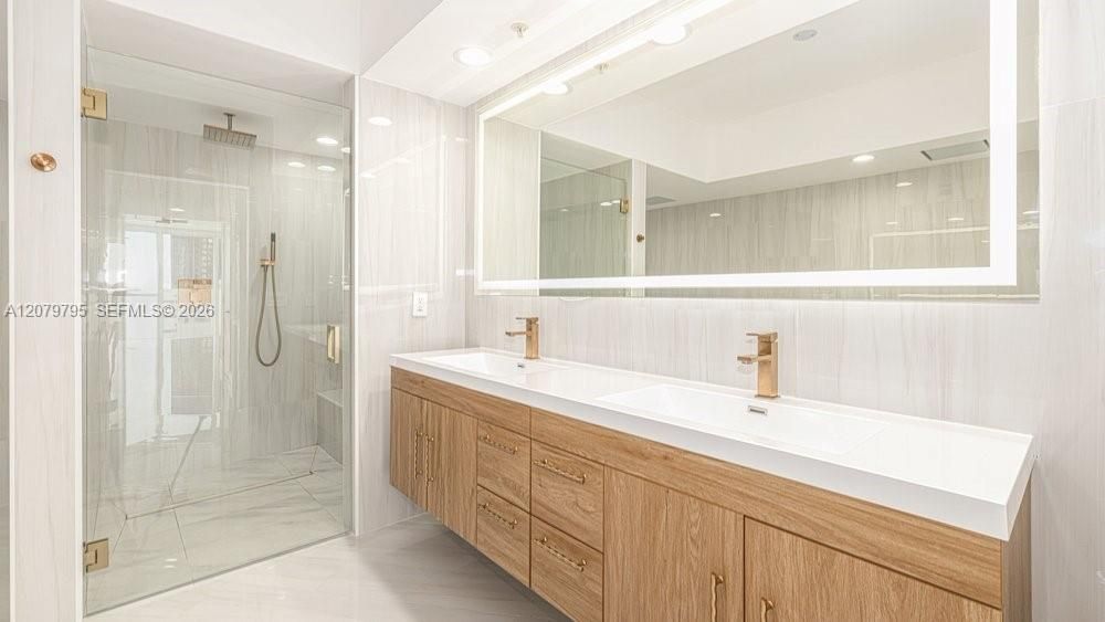 For Rent: $10,000 (2 beds, 3 baths, 2129 Square Feet)