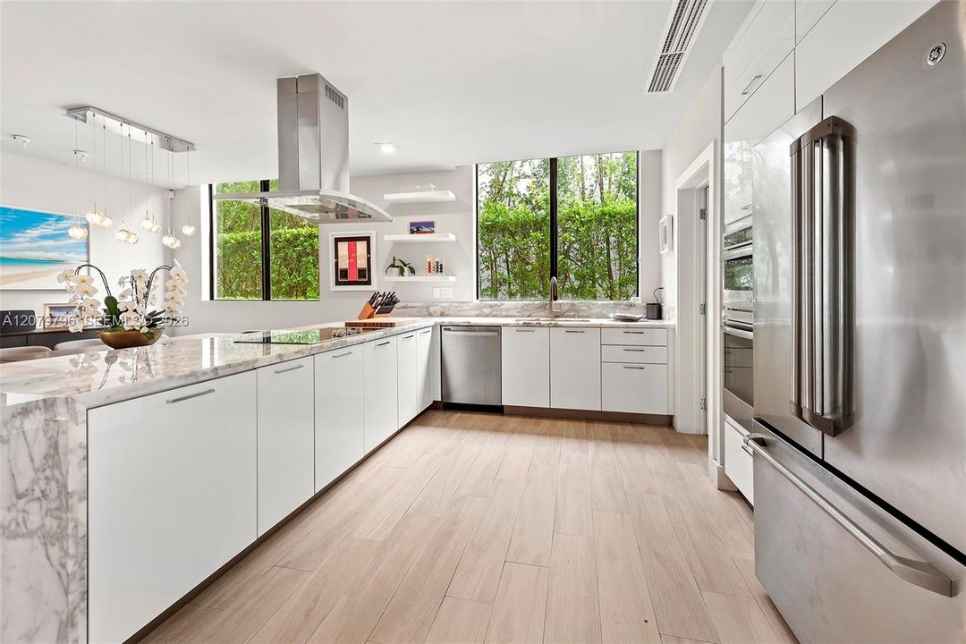 For Rent: $12,500 (3 beds, 3 baths, 2664 Square Feet)