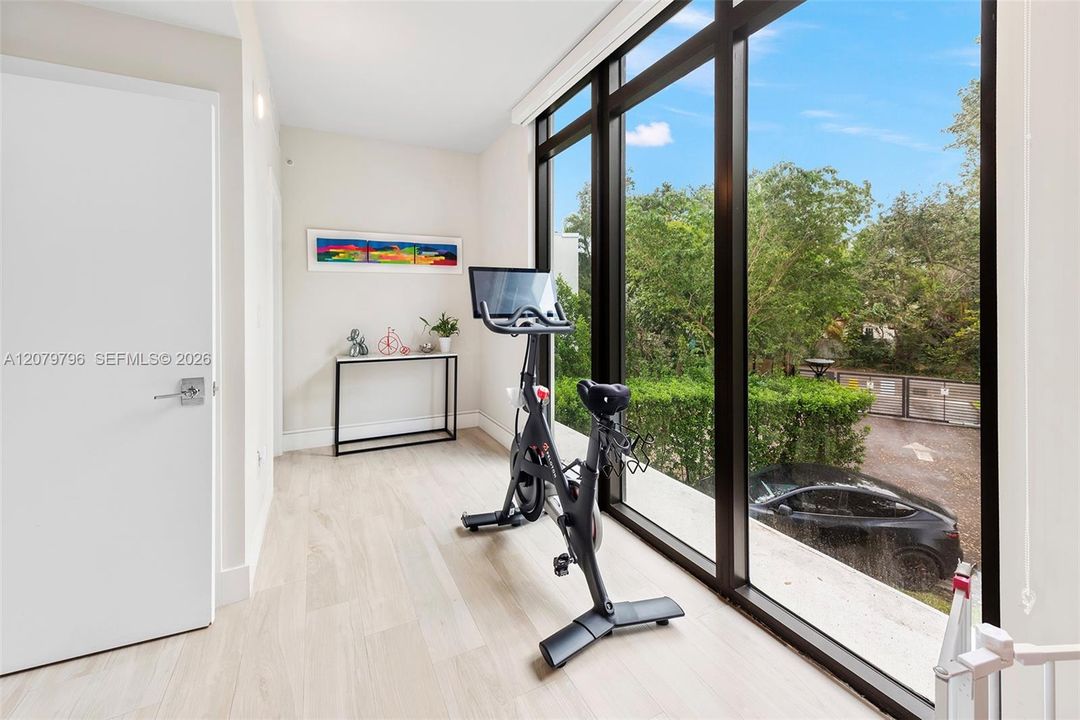 For Rent: $12,500 (3 beds, 3 baths, 2664 Square Feet)