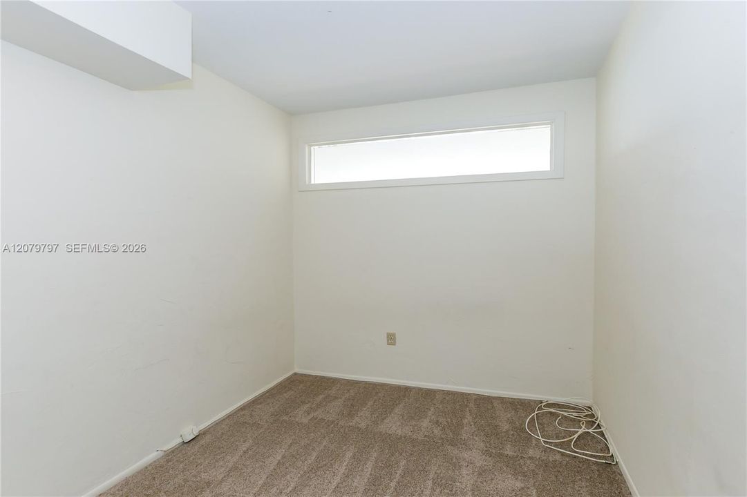 For Rent: $4,000 (1 beds, 1 baths, 1109 Square Feet)