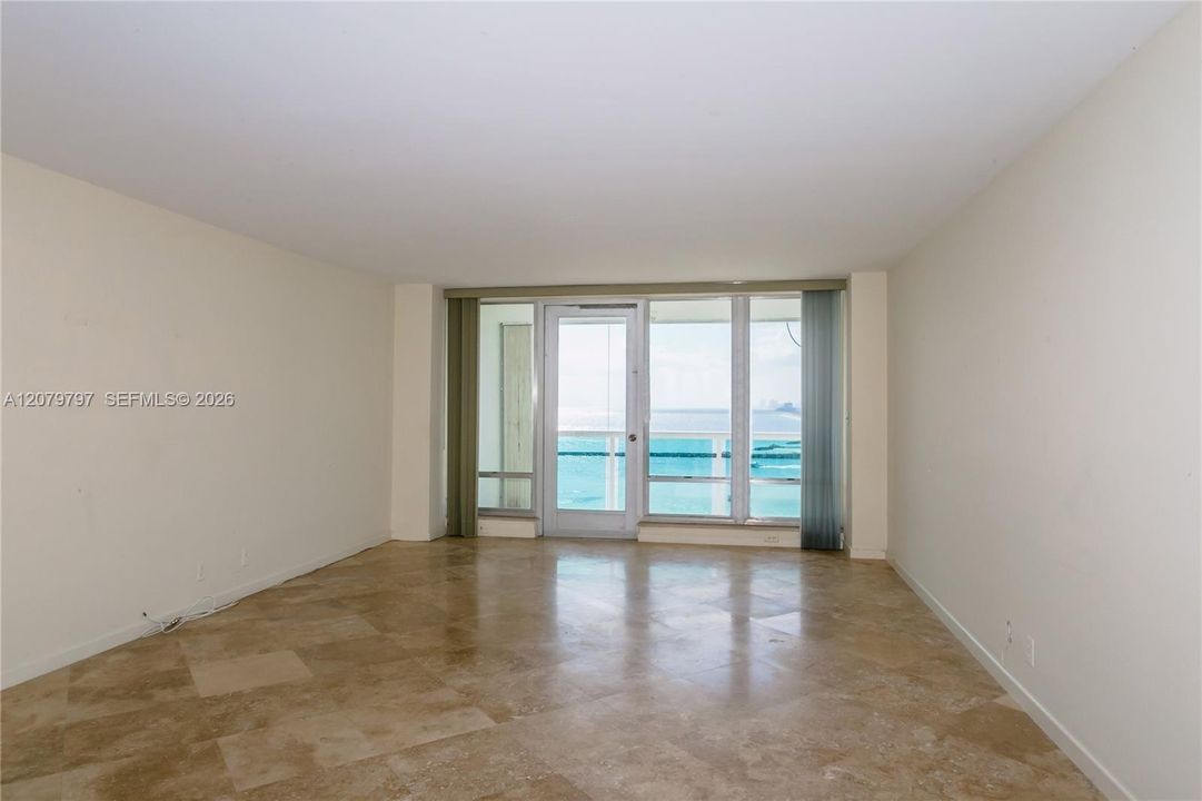 For Rent: $4,000 (1 beds, 1 baths, 1109 Square Feet)