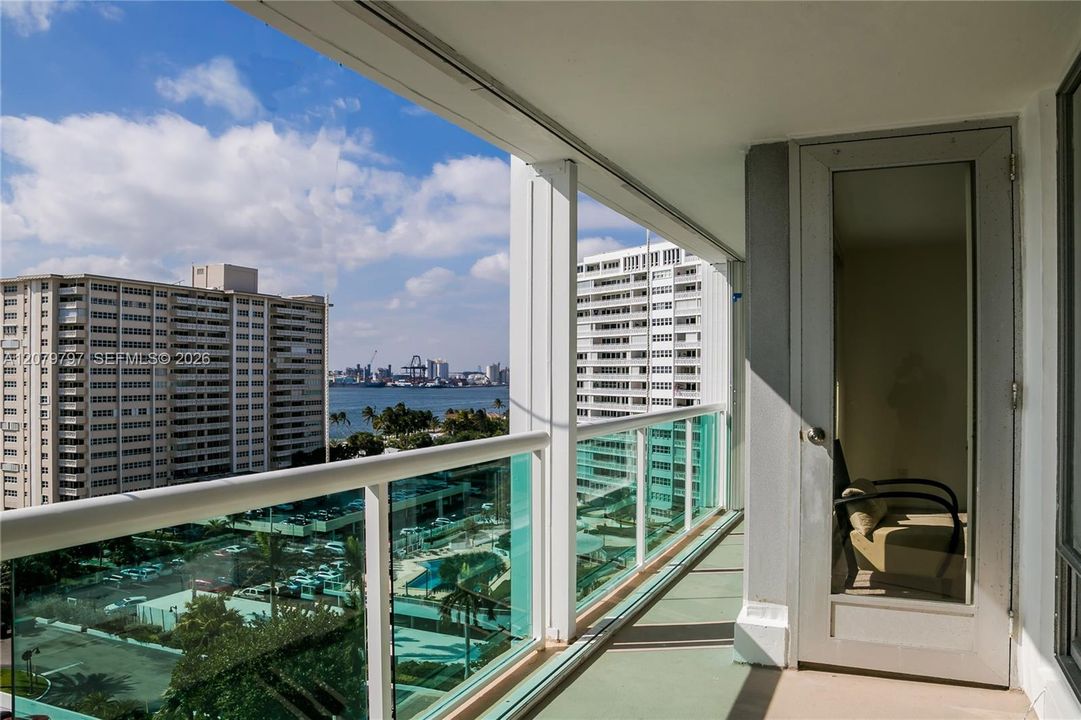 For Rent: $4,000 (1 beds, 1 baths, 1109 Square Feet)