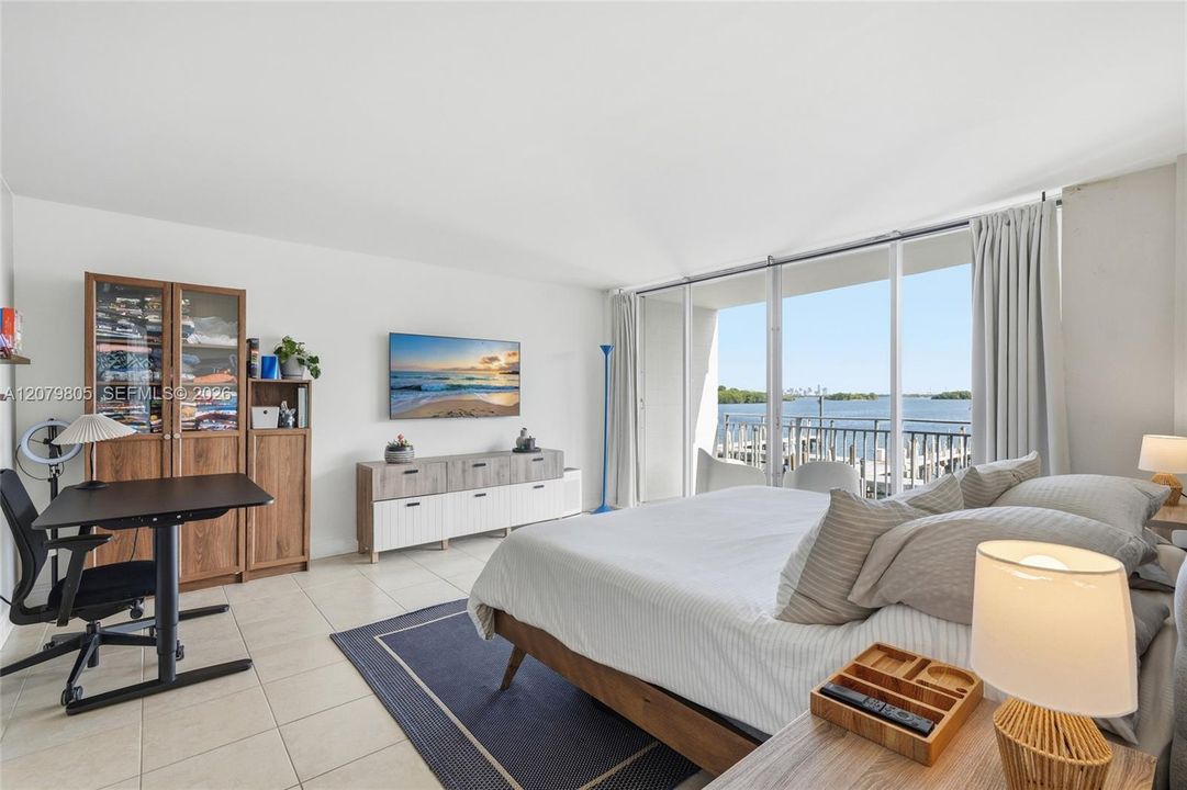 En Venta: $345,000 (1 camas, 1 baños, 1042 Pies cuadrados)
