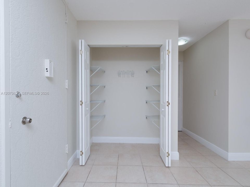 En Venta: $345,000 (1 camas, 1 baños, 1042 Pies cuadrados)